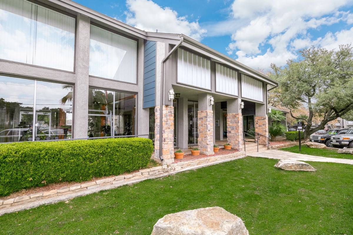 Star Club Photos Apartments Near The Quarry San Antonio